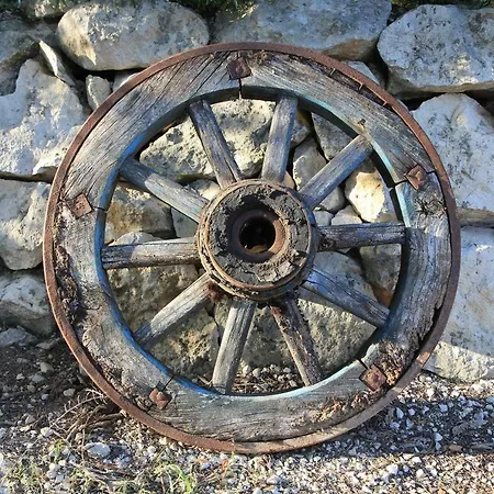 Brojo Hill Oda ve Kahvaltı