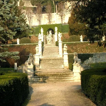 Brojo Hill 4*