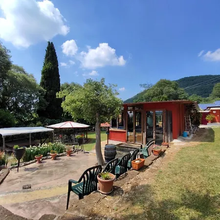 Brojo Hill Bed and Breakfast 4*