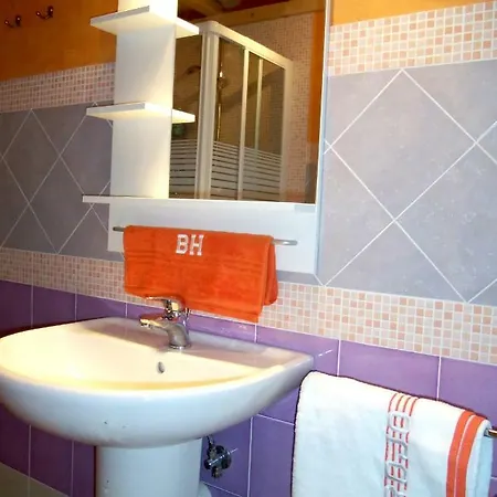 Brojo Hill Bed and Breakfast 4*