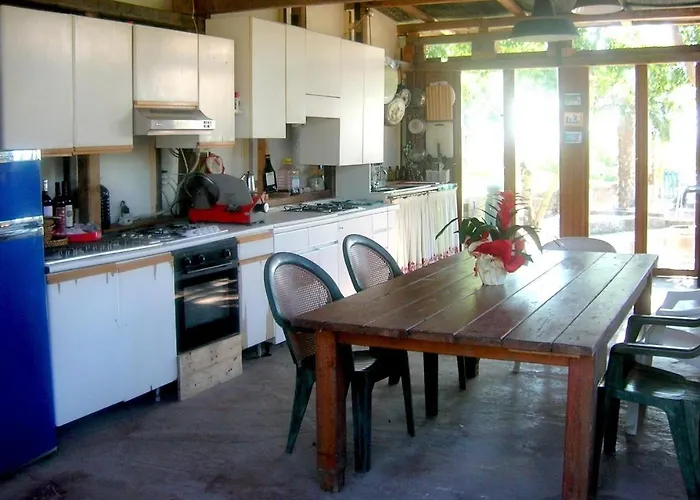 Brojo Hill Bed & Breakfast Longare