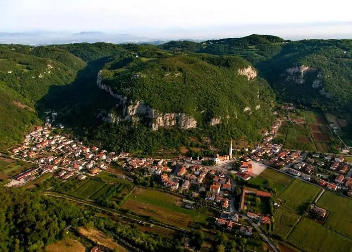 Brojo Hill Bed & Breakfast