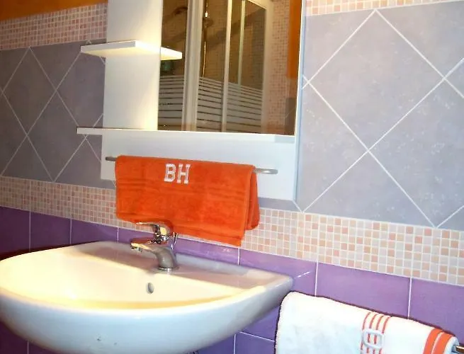 Brojo Hill Bed & Breakfast 4*